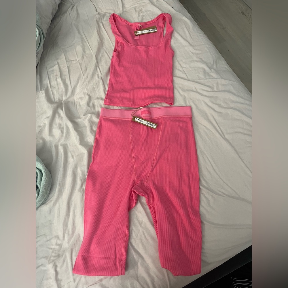 NWT SKIMS SUGAR PINK TANK AND LEGGINGS SET size S